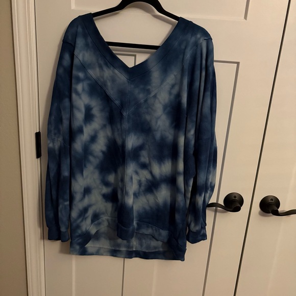 Comfy, cozy, sweatshirt project brand, criss cross back, plus, XL, beach nights - Picture 1 of 7